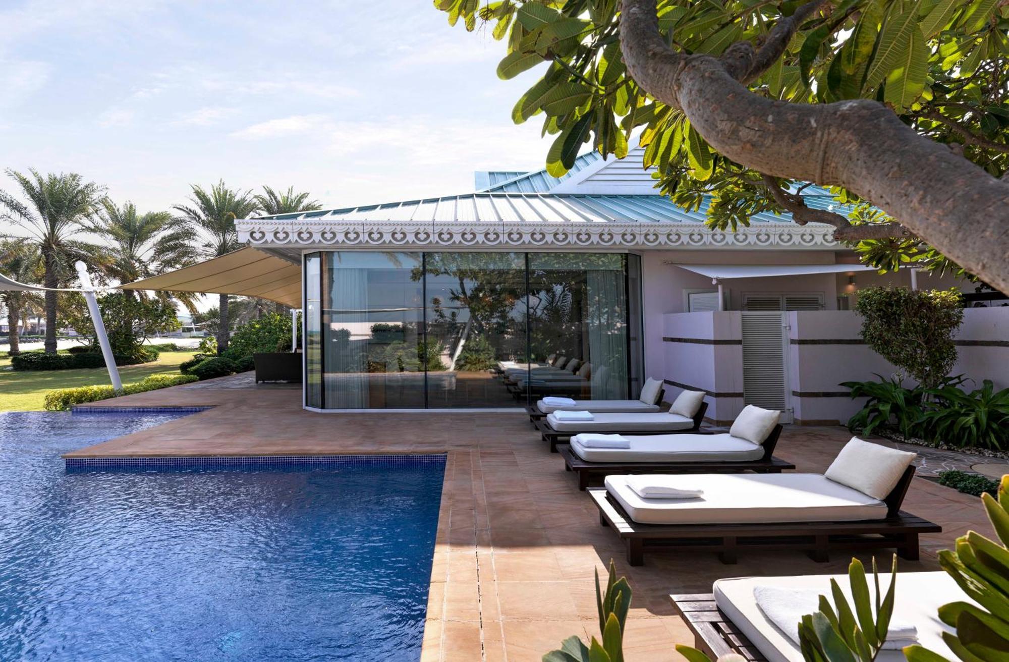 Курортный комплекс The Ritz-carlton, Bahrain 5*